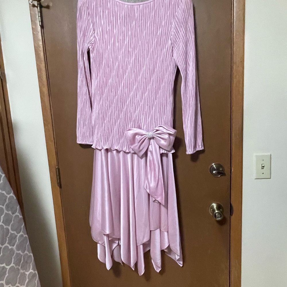 Vintage Elegant Pink Dress with Bow Detail